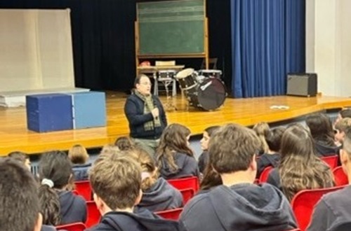 Students of Psychico College Elementary School French Department interviewed a doctor
