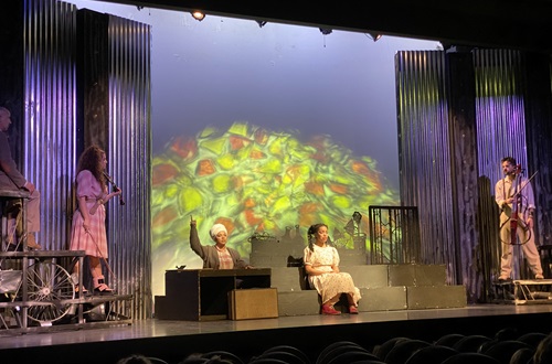 Kindergarten Students go to the KAPPA Theater