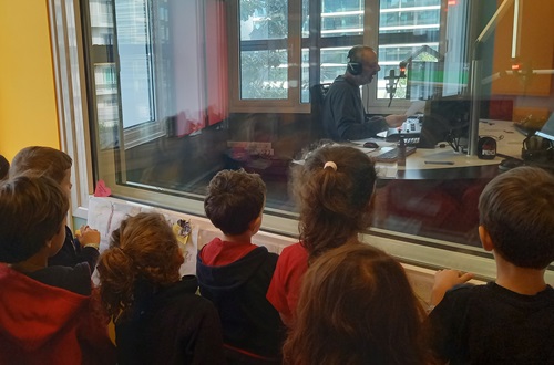Το νηπιαγωγείο επισκέπτεται το Kids Radio
